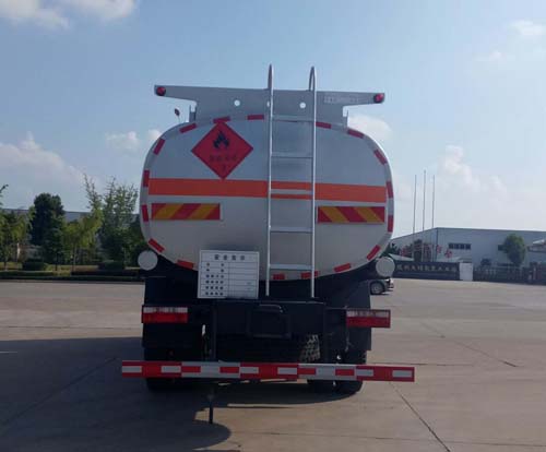 東風(fēng)多利卡D9運(yùn)油車(容積16.8方)